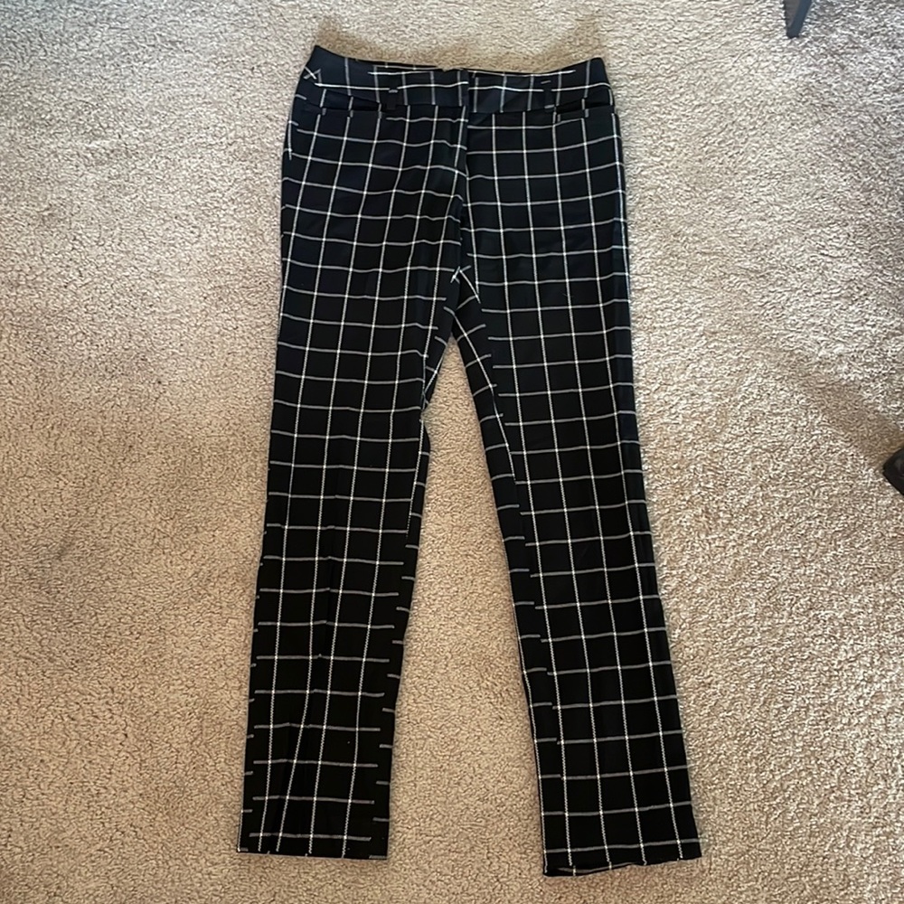 Women’s trousers, size 2. Barely worn.